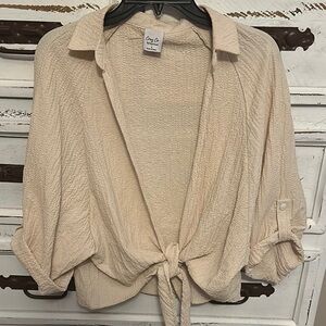 Cozy Co. Casual Tie Front Blouse Notched Collar L/XL Cream Stylish Festival Wear